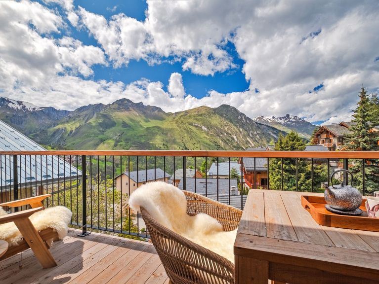 Chalet Le Duc Blanc met outdoor hottub