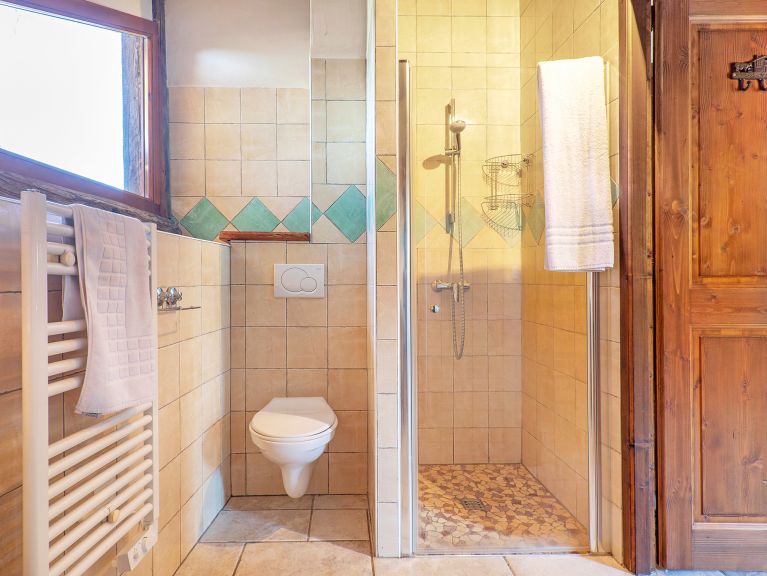 Chalet Père Marie met buiten-whirlpool  en sauna