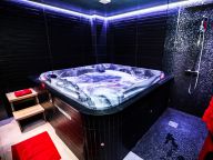 Chalet le Mas des Neiges met whirlpool en hammam-21