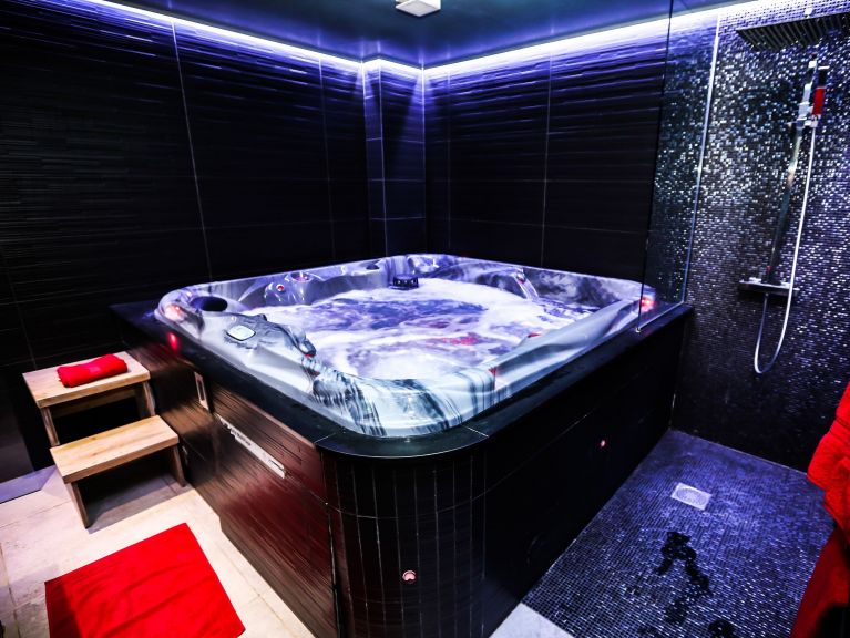 Chalet le Mas des Neiges met whirlpool en hammam