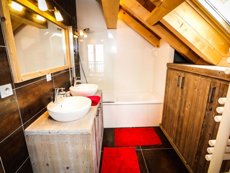 Chalet le Mas des Neiges met whirlpool en hammam