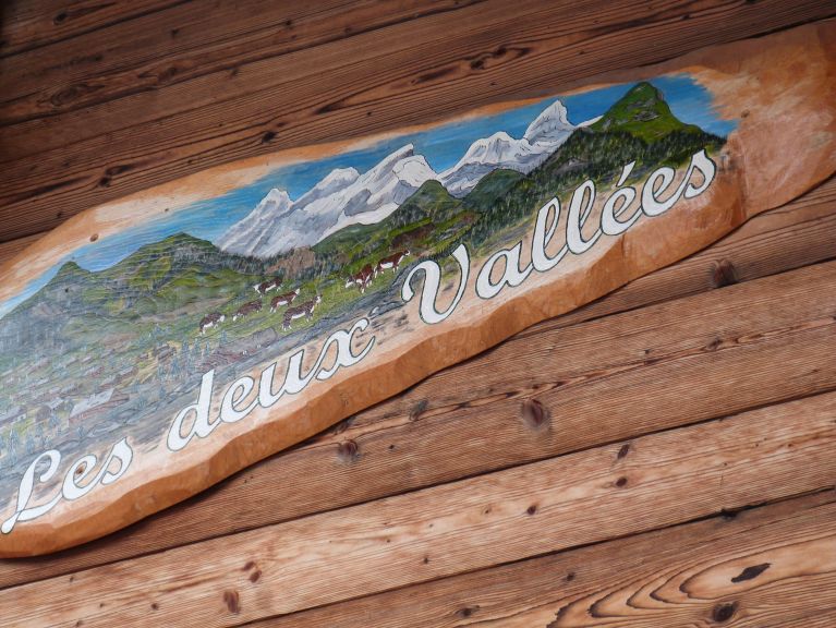 Chalet Les 2 Vallees met buiten-whirlpool en sauna