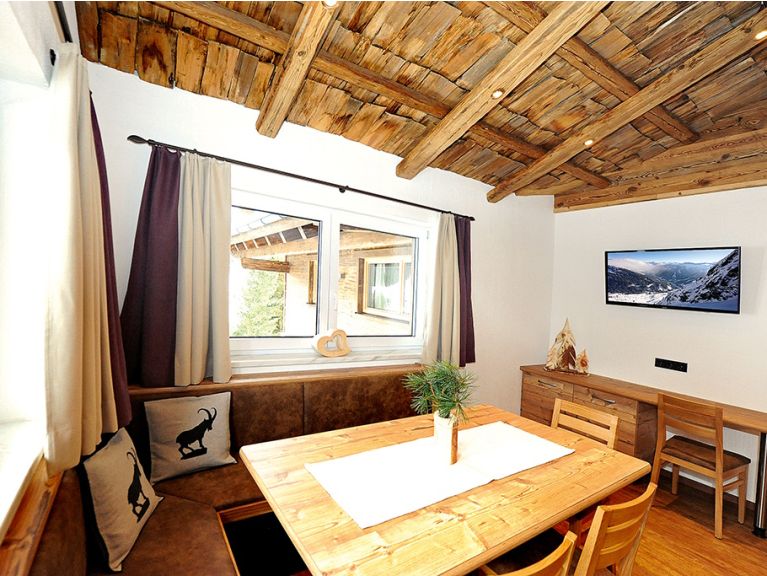 Chalet-appartement Berghof tweede verdieping, met (privé) infraroodcabine