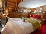 Chalet Le Hameau des Marmottes met familiekamer en sauna-43