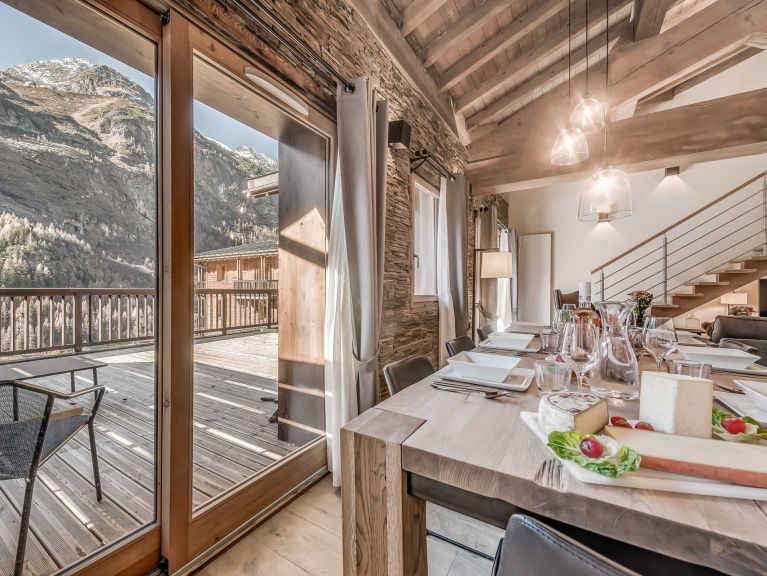 Chalet-appartement Eagle Lodge met whirlpool