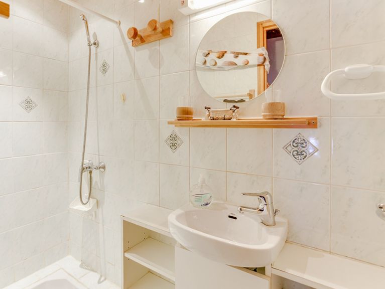 Chalet Les Gentianes met privé-sauna