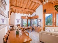 Chalet La Couqueille met buiten-whirlpool-3