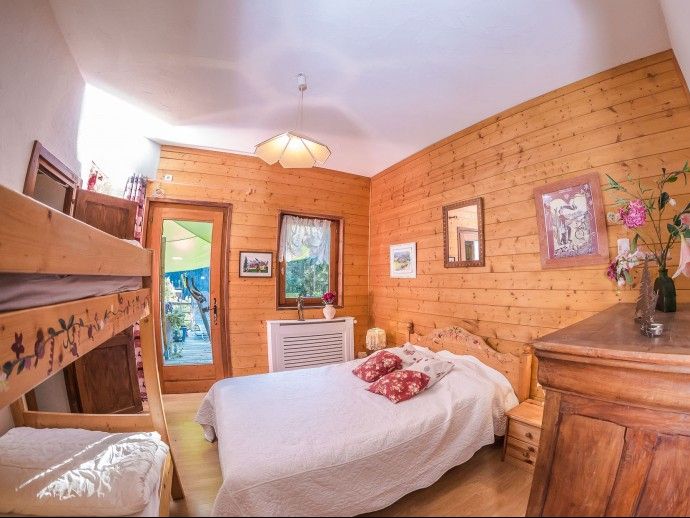 Chalet La Couqueille met buiten-whirlpool