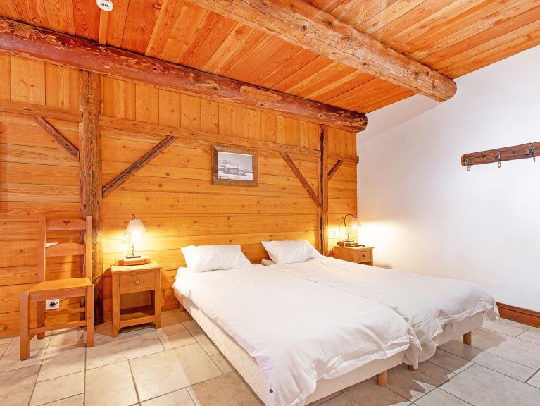 Chalet Père Marie met buiten-whirlpool  en sauna