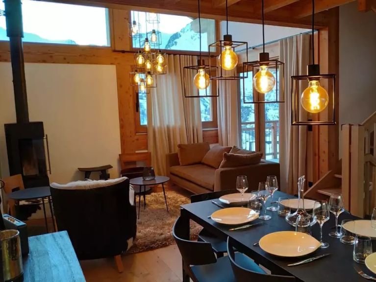 Chalet Caseblanche Selini met houtkachel en sauna