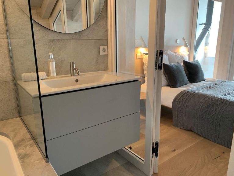 Chalet Caseblanche Retreat met houtkachel en sauna