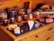 Chalet In de Wolken inclusief catering met sauna en whirlpool-5