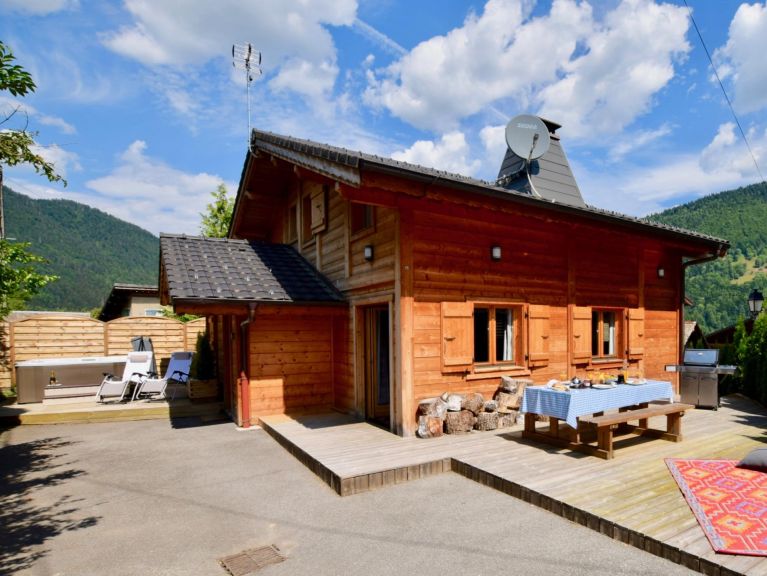 Chalet Imperial met sauna en buiten-whirlpool
