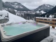 Chalet Entre Vous met buiten-whirlpool-3