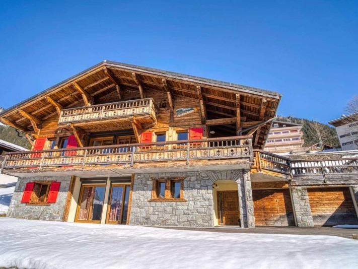 Chalet Les 2 Vallees met buiten-whirlpool en sauna