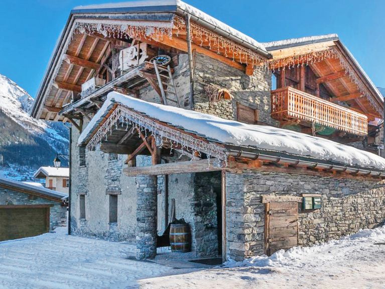 Chalet Père Marie met buiten-whirlpool  en sauna