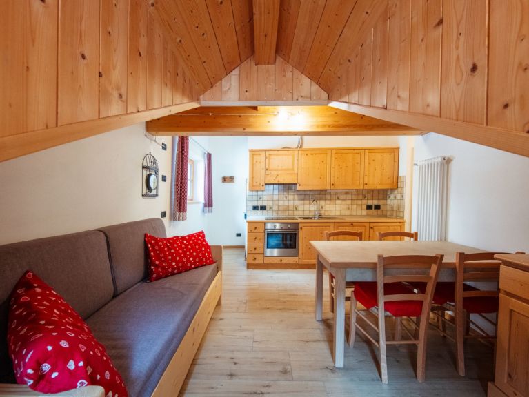 Chalet Mantel