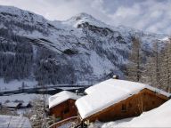 Chalet Zanskar met buiten-whirlpool-42