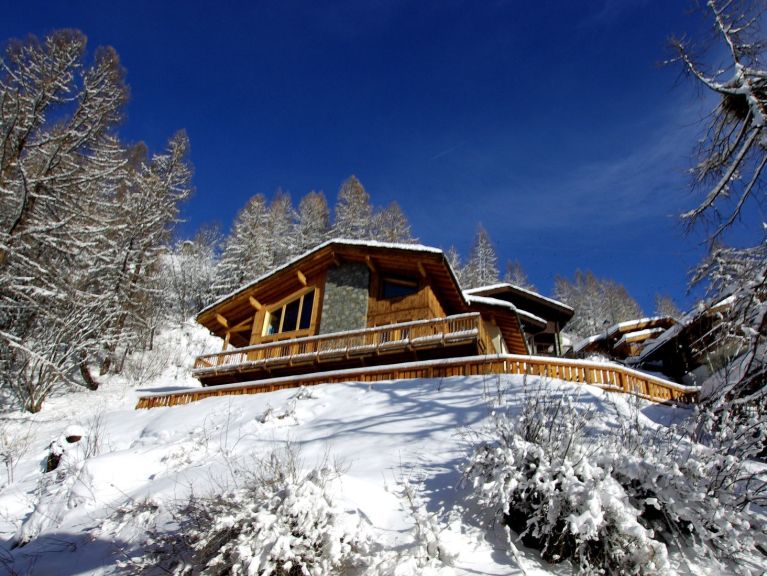Chalet Zanskar met buiten-whirlpool