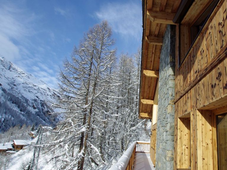 Chalet Zanskar met buiten-whirlpool