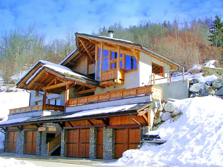 Chalet Balcon du Paradis met buiten-whirlpool en sauna
