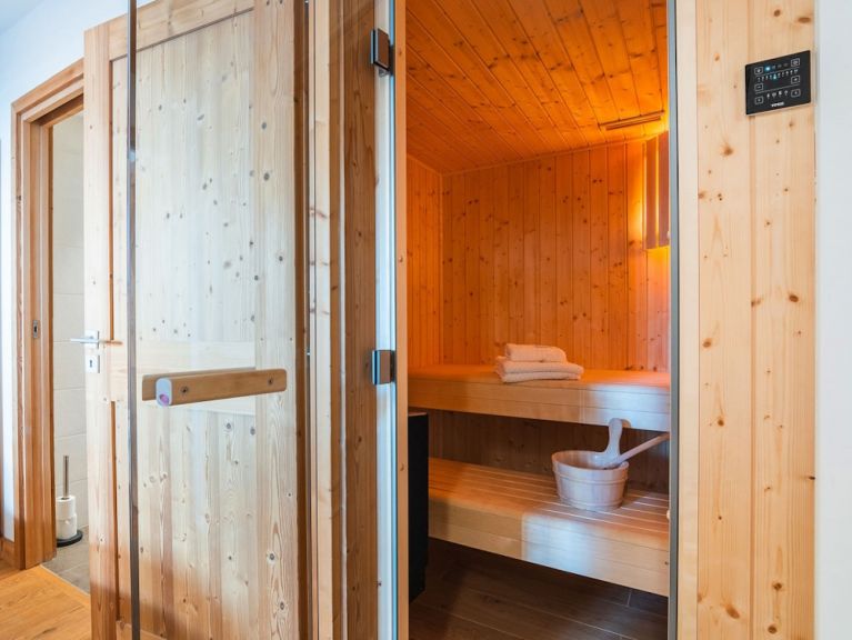 Chalet Caseblanche zondag t/m zondag Landenoire met houtkachel, sauna en whirlpool