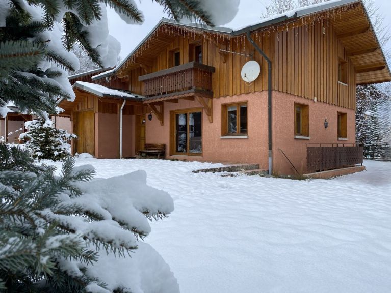 Chalet Lacuzon Snow Paradise