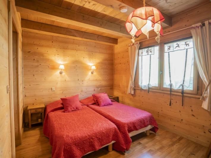 Chalet Le Noisetier met buiten-whirlpool