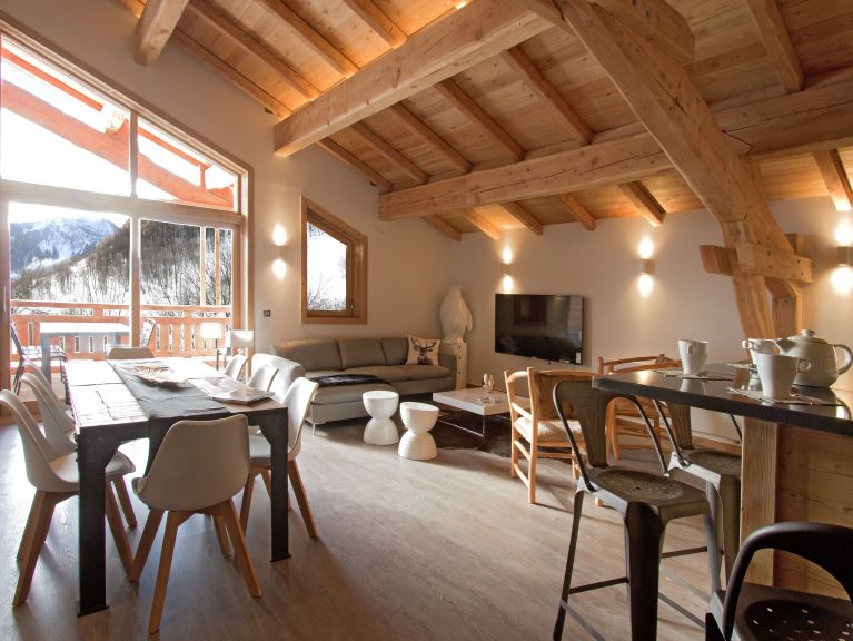 Chalet Nuance de Gris met buiten-whirlpool