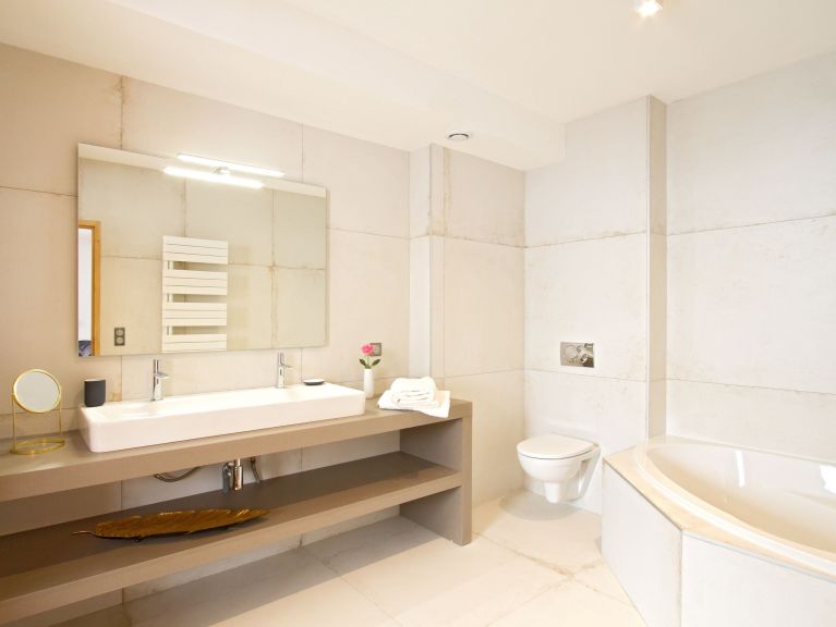 Chalet Nuance de Gris met buiten-whirlpool