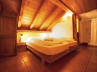 Chalet In de Wolken inclusief catering met sauna en whirlpool-8