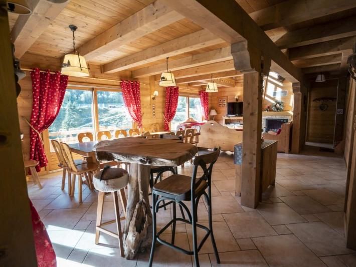 Chalet Le Noisetier met buiten-whirlpool