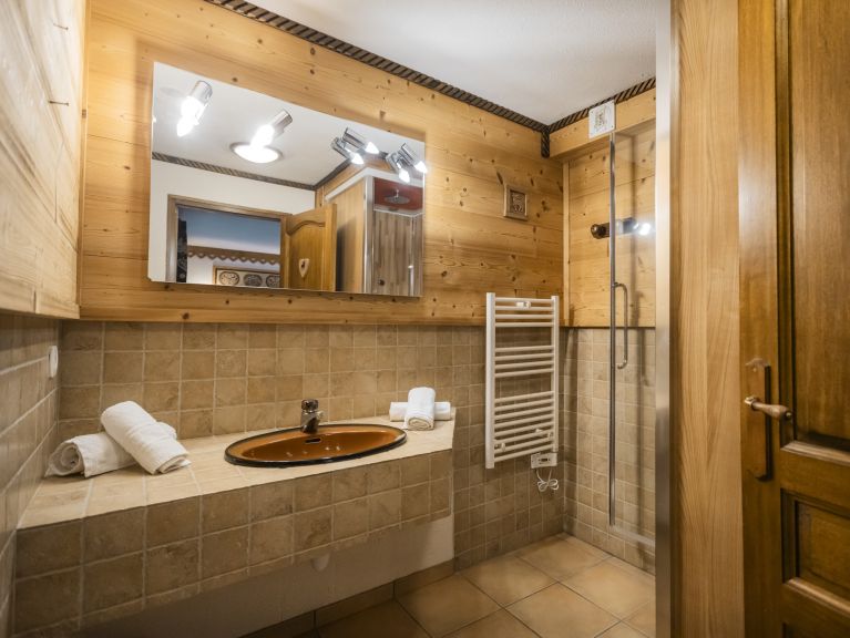 Chalet-appartement l'Ours met buiten-whirlpool