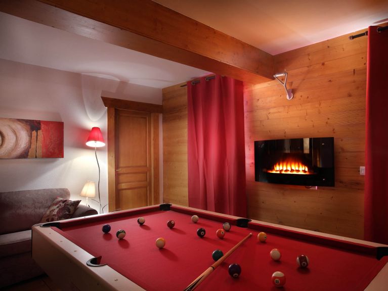 Chalet Loriquet Jaune