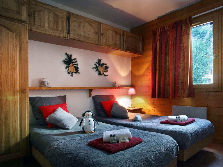 Chalet Loriquet Jaune