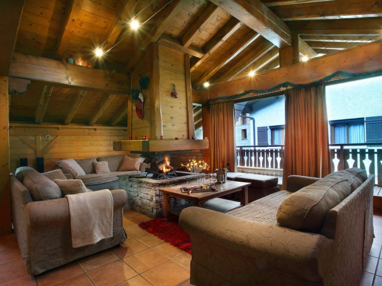 Chalet Loriquet Jaune