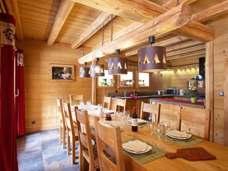 Chalet Le Loup Lodge met privé zwembad en sauna