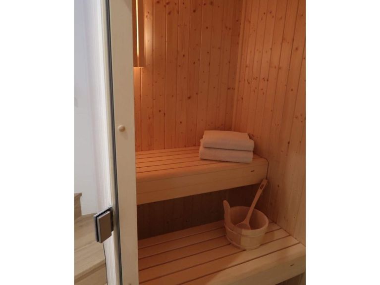 Chalet Caseblanche Retreat met houtkachel en sauna