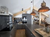 Chalet Reiteralm met outdoor whirlpool-12