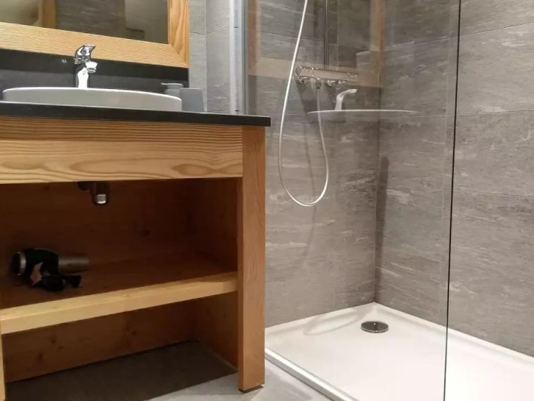 Chalet Caseblanche Selini met houtkachel en sauna