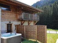 Chalet Les Bucherons met buiten-whirlpool-3