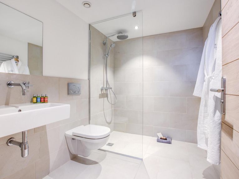 Chalet Les Trois Bonheurs met buiten-whirlpool