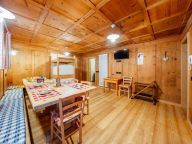 Chalet Mantel-11