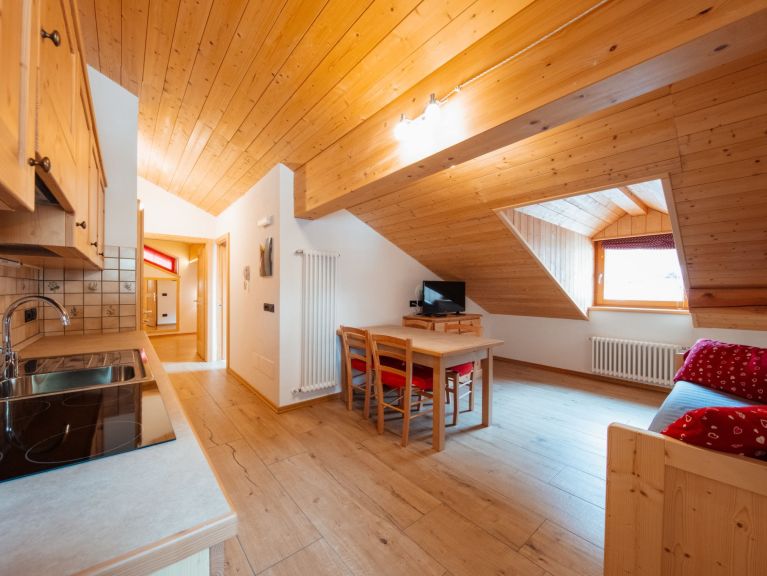 Chalet Mantel
