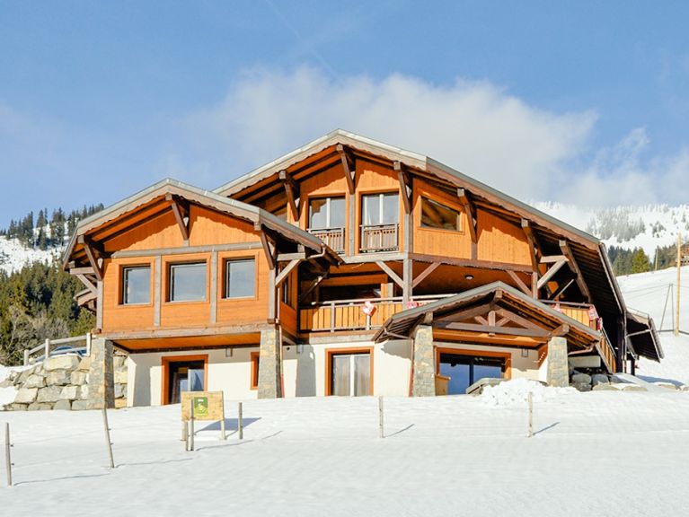 Chalet Les Frasses met privé-sauna en buiten-whirlpool