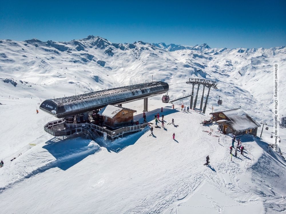 Skilift en skipiste in Les Menuires