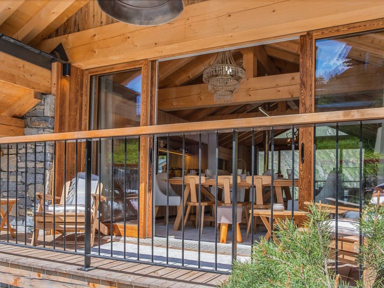 Chalet Le Duc Blanc met outdoor hottub
